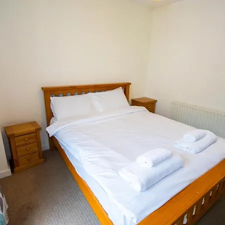 Lovely 1 Bedroom Flat In The Heart Of